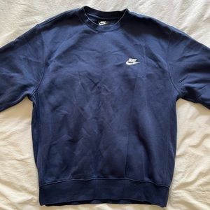 Nike navy blue crewneck, size M